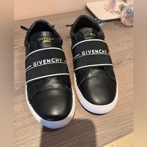 Kids shoes Givenchy, 23 sm, for boy or girl. Good condition. Original price $350